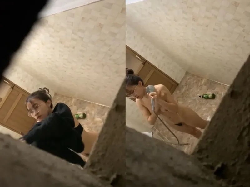 Quay lén ghệ vú đẹp tắm, khe âm đạo chảy nước ròng ròng